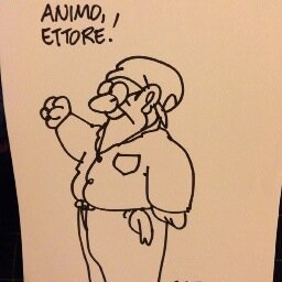 ..romanista.. politicamente di sinistra...a trovarla..