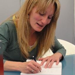 aliciagongarcia's profile picture. Aspirante a contadora de historias.
aligongarcia@gmail.com