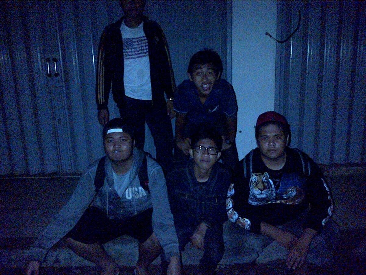 Anggaaputraa_12's profile picture. 