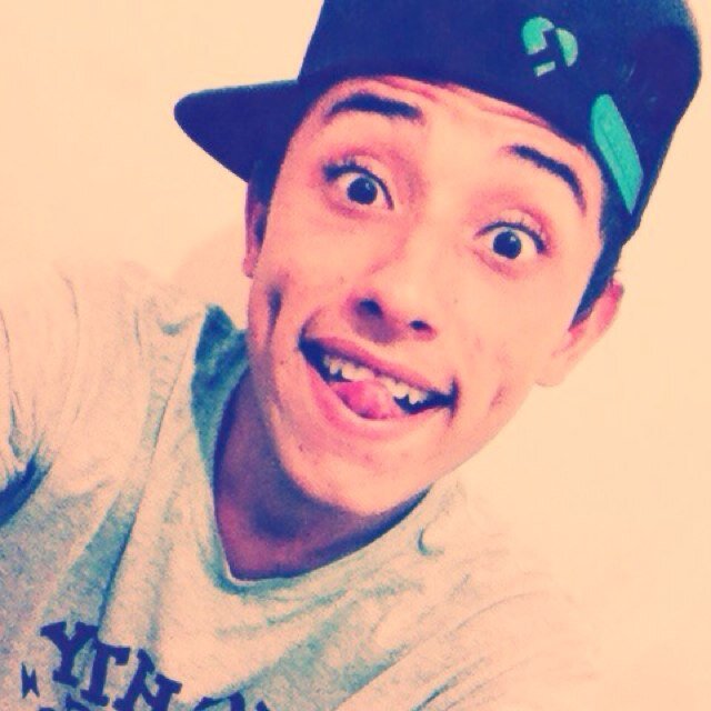 Abençoado por Deus, namorando, chato, ciumento, engraçado, tímido, feio, carinhoso, amigo ♥