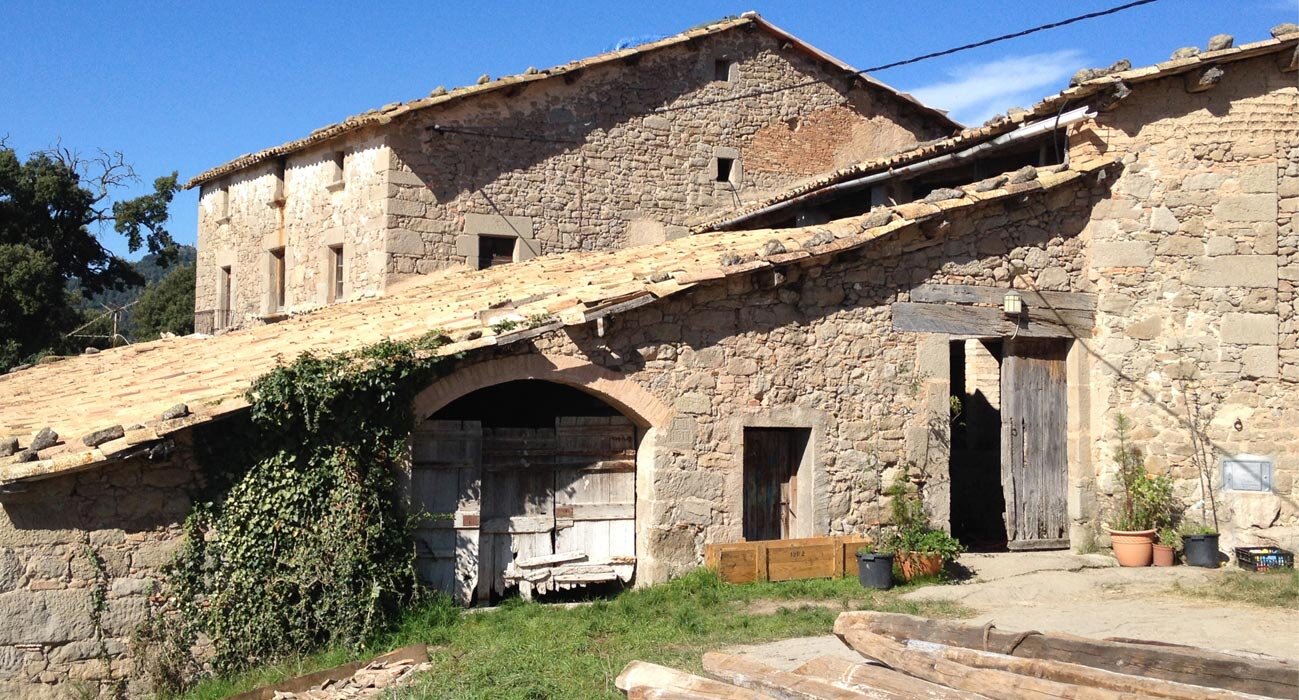 Projecte cooperatiu de permacultura, agricultura regenerativa, decreixement i sobirania alimentaria al Lluçanès. Som part de Fundació Emprius. Des del 2013