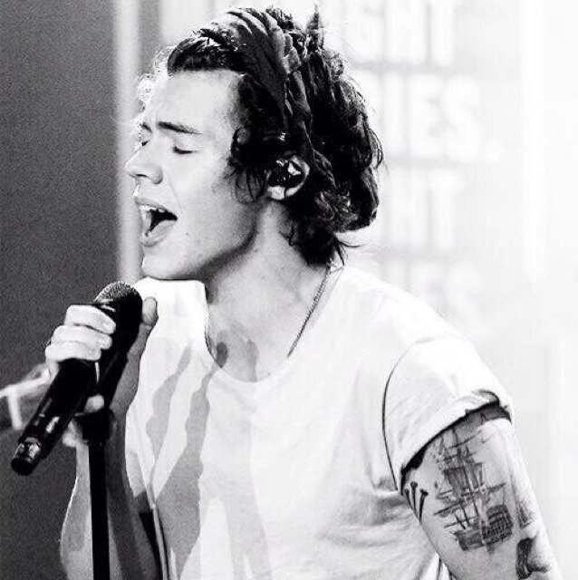 Congrats dude you just scored yourself a free follow from @vogue_direction (tessa) it would be superb if you followed her back x