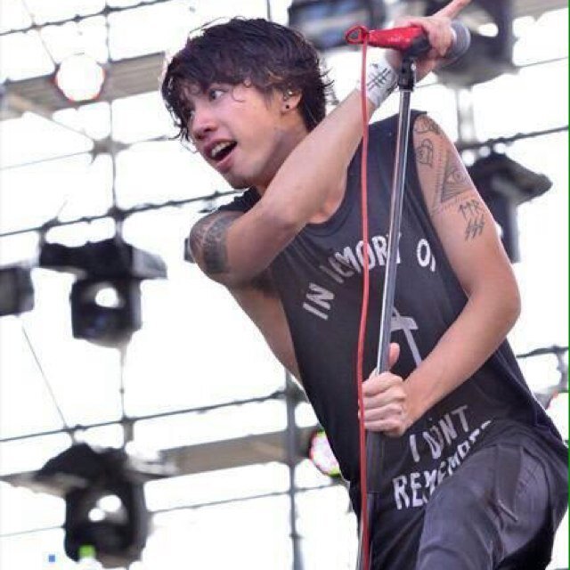 oorer_kema's profile picture. 神奈川住み。高1 藤西 OOR、マイファス、MWAM、ハイスタ、10- FEET、SPY、UVER、冷雨、SIM、スペサン....etc の邦ロックとかパンクとか大好きな高1 京都大作戦参戦！CDJも参戦予定！みんなフォロミー 別垢 @break_dullkomaこっちもフォロミー