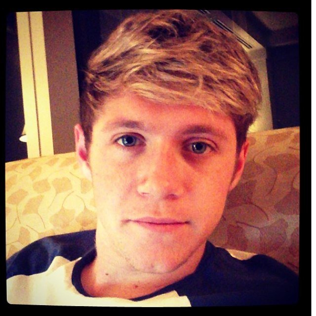 ~Don't look at me if your not Niall Horan~ Follow me on ig @nialler_5sos_mixer