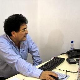 periodista de diario Jornada en la Agencia Esquel, conductor de radio.