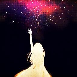 ~ لا تسألنى من أنا ومن أكون قد أكون بحراً عميقاً ينبُض بداخِلہ السُكون ~ __ لن تفهموآ مإ بِ دآخلي لذآ إگتفوآ بِ القراءھہ فقط ،♡' .”