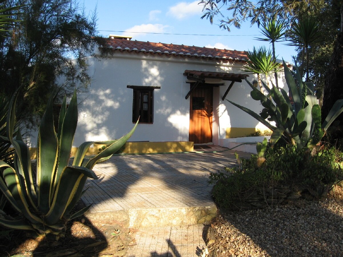 A Casa dos Anões,Uma casa única, com um toque rústico típico de um monte Alentejano (Alojamento Local)
