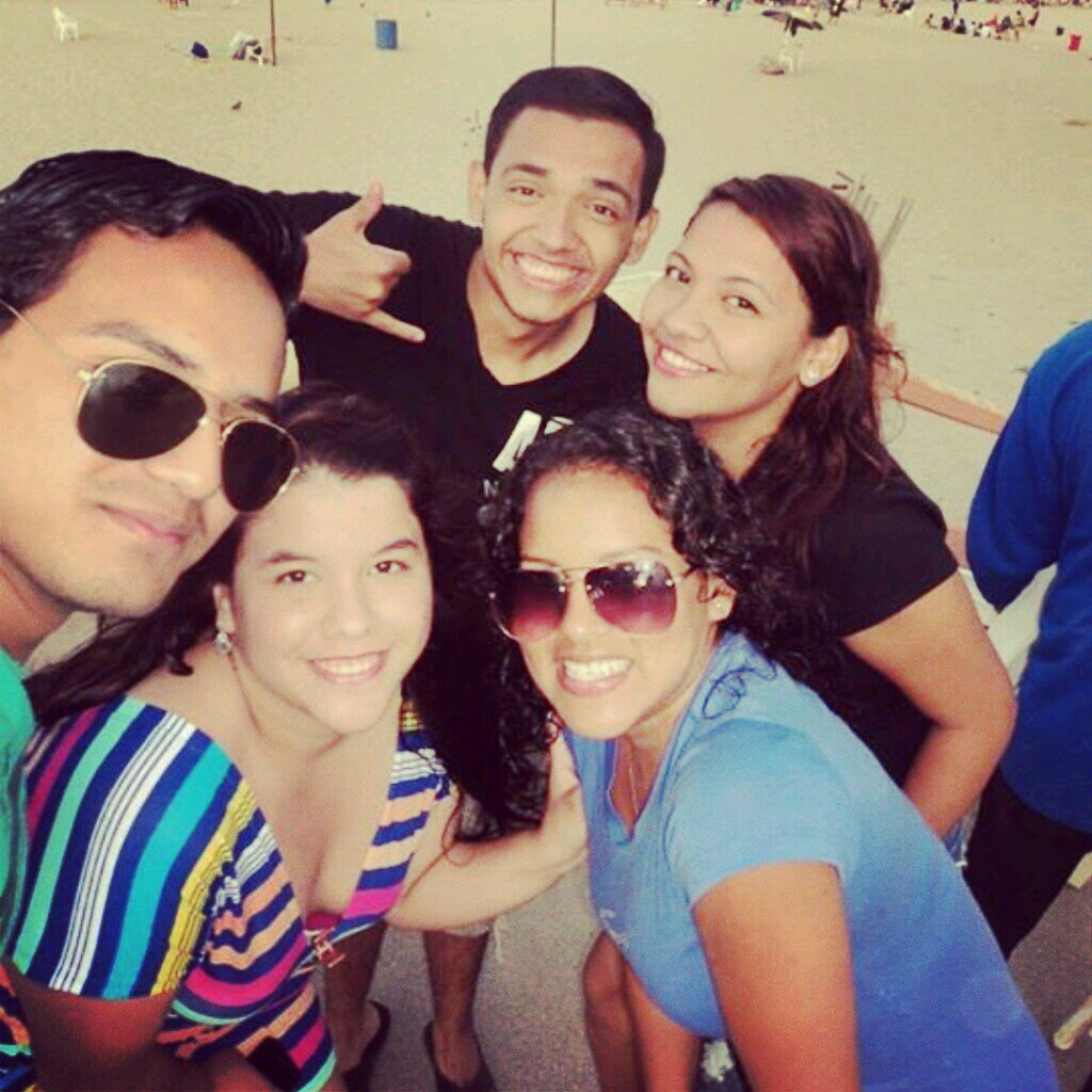 Eduarias007's profile picture. Y bueno, soy estudiante de Ingeniería  en Telecomunicaciones  y siempre tengo  sueño.