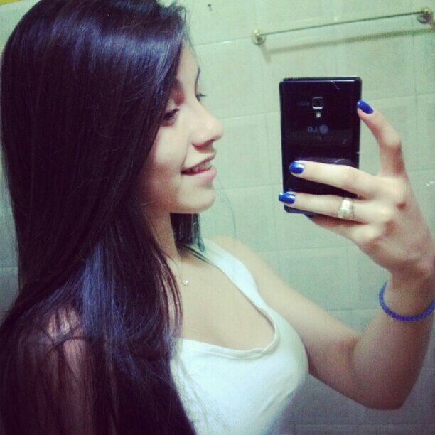 Sou como você me vê. Posso ser leve como uma brisa ou forte como uma ventania, depende de quando e como você me vê passar.
