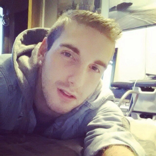 Hey im aston, 
21 from staffordshire
Add me on facebook ; aston morgan
Kik me; stokie1992 
I FOLLOW BACK !!