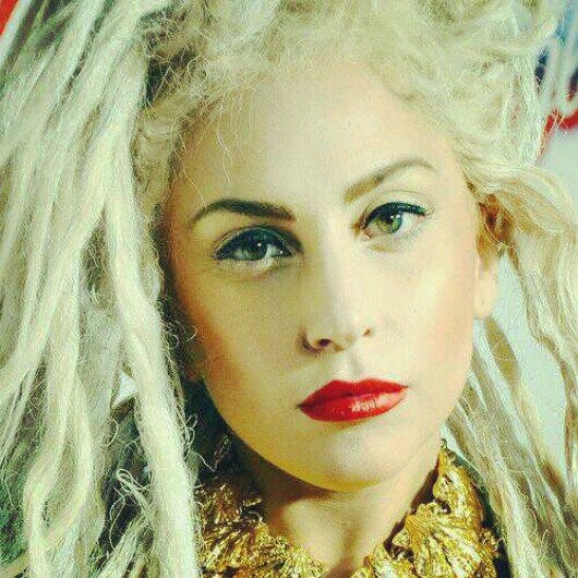 @ladygaga  LADYGAGA愛してます♥  She  is  my sun.   Her music is mysoul.   Mydream is  I meet her someday.  I love you,GAGA!!  JapanNagano age18