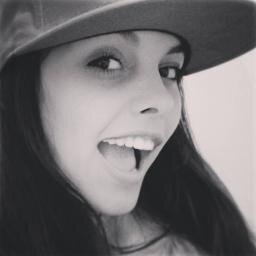 Felicidade é poder estar com quem você gosta em algum lugar! *-*