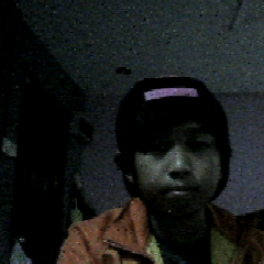 Soccer Freestyler and likes to follow people