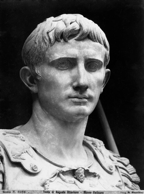 Auguste_de_Rome's profile picture. Moi, Auguste, Empereur de Rome  - Auguste était d'une rare beauté, il garda son charme tout au long de sa vie 
#moiempereur #expoauguste