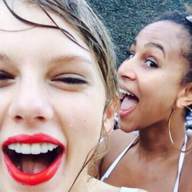 ♡ my life revolves around books and taylor swift ♡