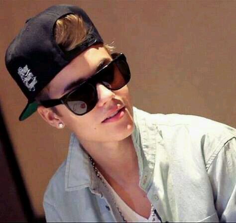 Hola soy de la republica dominicana y amo a justin bieber