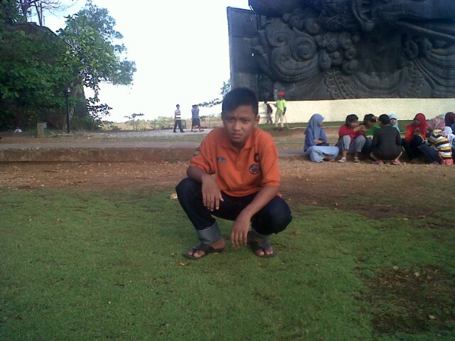 Baik hati dan tidak sombong,emo,penyayang , JOMBLOOOO ,..!! DLL