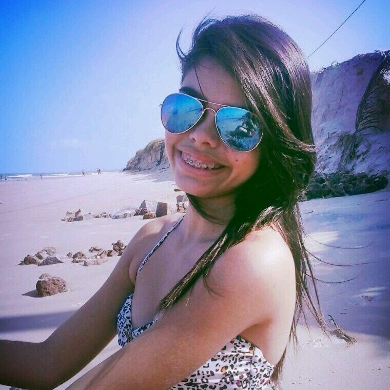 Ela é uma mulher menina que precisa urgentemente ser mais forte