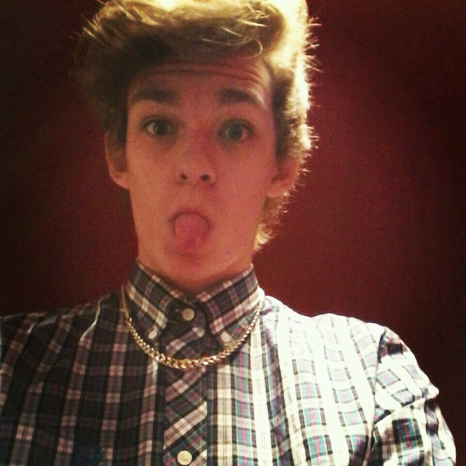 My names Luke thats all you need to know. Big Bang Theory is my life.  Happily in a relationship♥ http://t.co/fJon7TIGN1