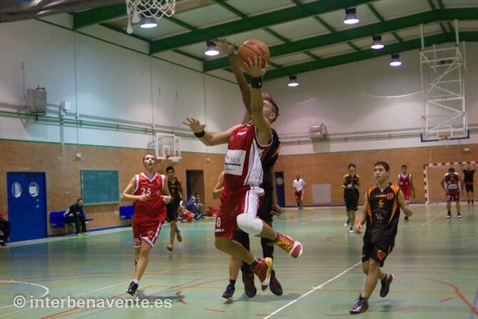 Cuenta oficial de David Ledo, Miembro de el Zulo, Base del Benavente Baloncesto!!! Prefiero la felicidad de mis amigos antes que la mía propia ;)