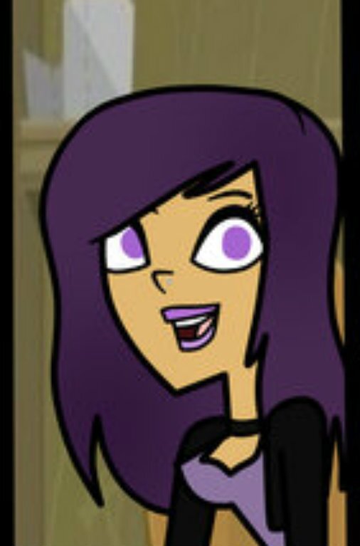 Oh, hi! I'm Roselynn but just call me Rose okay? My cousin is Avalynn a.k.a Ava. I came here to meet her friends she kepts telling me about. [RP]