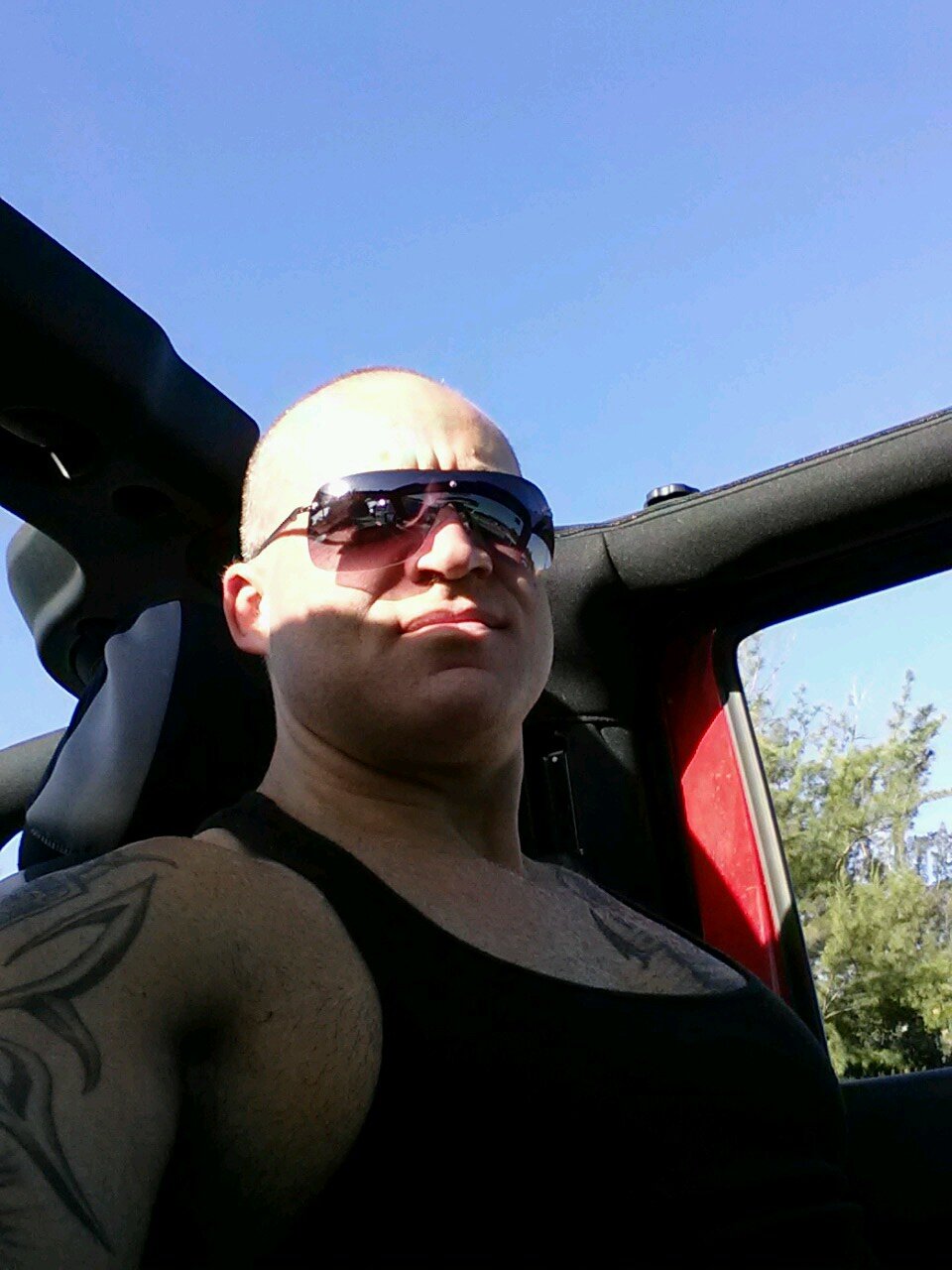 I am a personal trainer, compettitive bodybuilder and I am currently going back to school for my BS in Medical imaging..