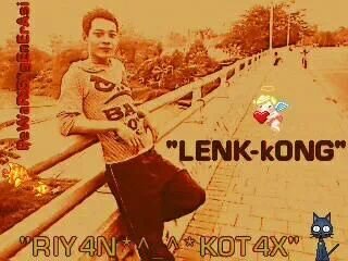 Jangan lah kalian merasa sendiri lgi ya aku kan selalu ada wat menghibur kalian kawan