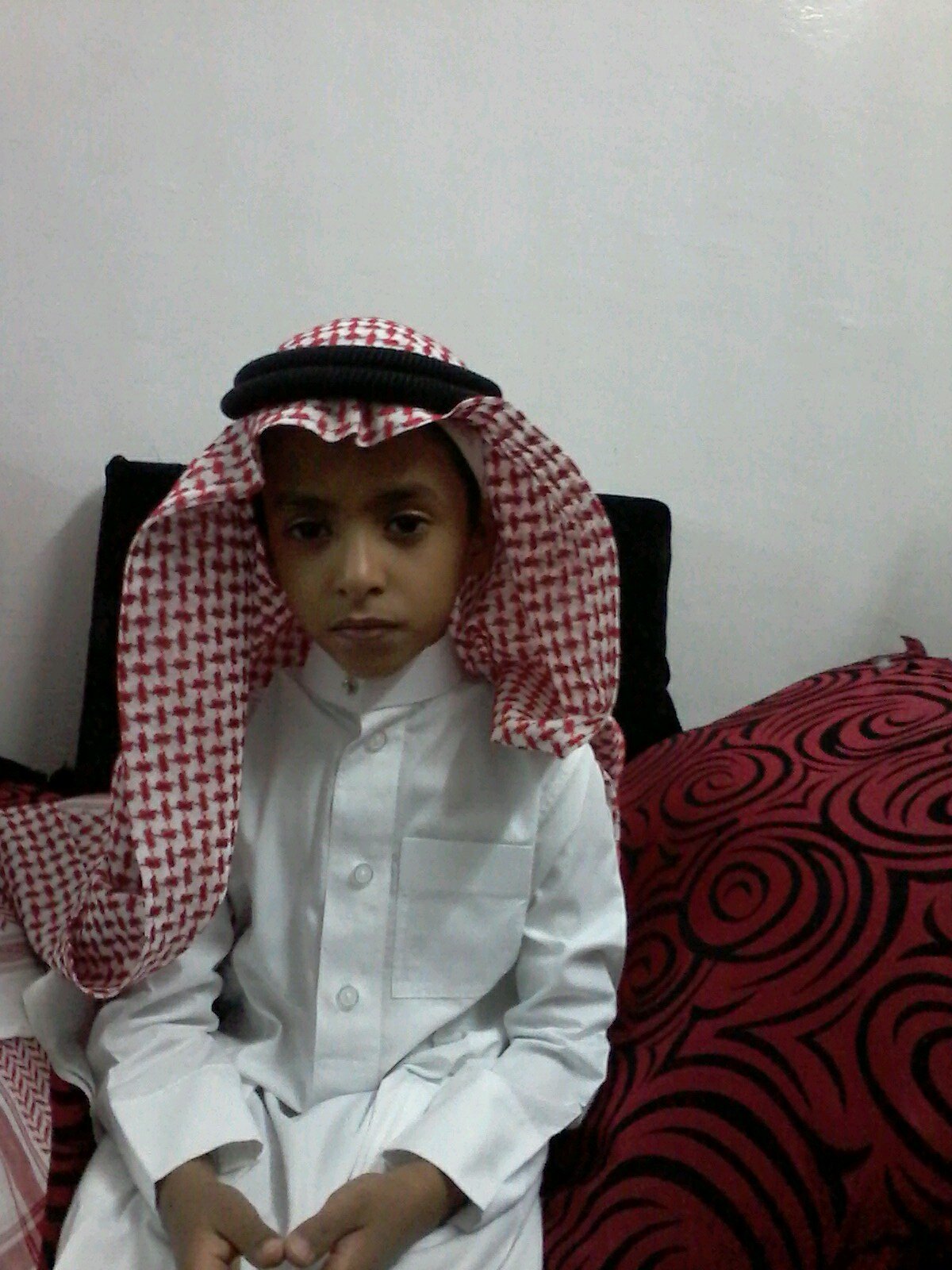 ‏‏ان الذي راهن بسود القلوبي .وخسرت لجل اغسل صدإهم رهاني
