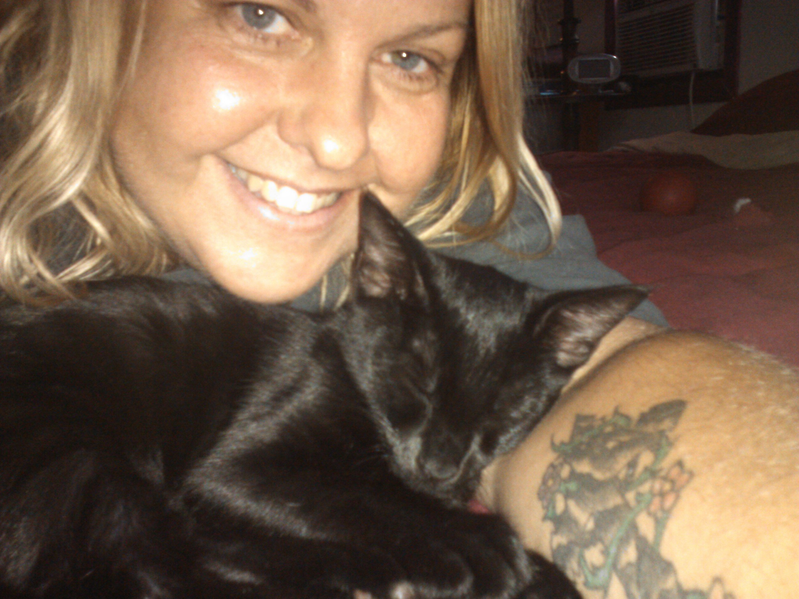 Wife and mom. Nature and animal lover. Horror movie buff. Saint's fan. #neverTrUmP #ImSadForThisCountry #BlueTilIDie #LoveIsLove #LGBTQIA #ally (she/her)
