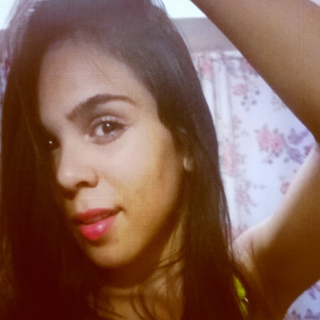RJ, aquariana, música alta, dengo, tempo presente, insana, sem jeito, sem limite.

http://t.co/7piiavrbsn