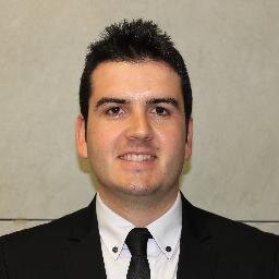 Diplomado en Empresariales. Máster Entidades de Crédito. Con conocimientos en e-Commerce y e-Business. Actualmente trabajando en banca, en EuroCaja Rural