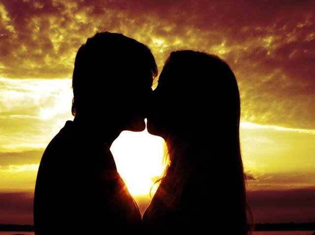 Cuando el AMOR es verdadero, la distancia es lo de menos.... la vida puede separar dos cuerpos pero nunca dos corazones