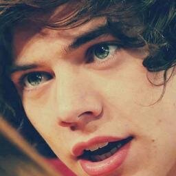 I'm fom Poland. I'm #PolishDirectioner. Always follow back :*