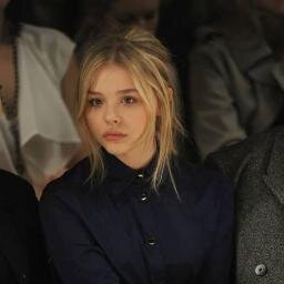 17. Hija de Hermes. Inteligente y curiosa. Amistosa y dispuesta a ayudar.