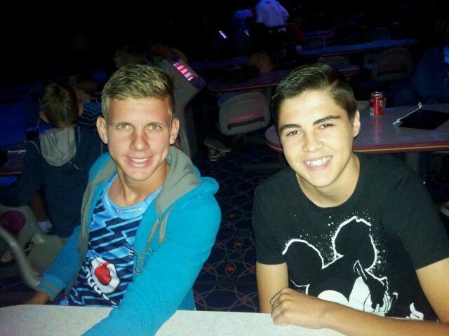 DanieBasson1124's profile picture. Jy leef net een keer, maar as jy dit reg doen, is een keer genoeg.