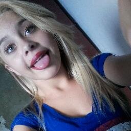 , Soou PekenÁ , Corinthianaaa , ciumentaaaa , xaaata , engraçada u-u Amo fazer novas Amizade *-* sou fãn do Jorge & mateus ♥.♥ Solteira rs