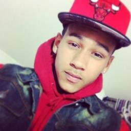 Random Tweets/ 15 / Canada/Suriname / Basketballer & Dancer