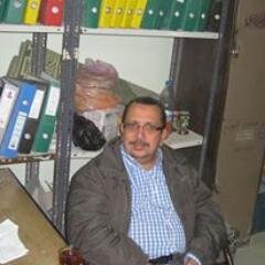 محاسب قانونى  متزوج ولدى ولدين وبنت من مواليد عام 1964 وتخرجت من كلية التجارة جامعة القاهرة عام1986