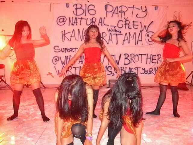 Since» 20september2012♥MODERN Dance cp: @viraamaliaa (21f330EC) @rhany_rany (26D6405A) ☺ WE ARE ONE ▲