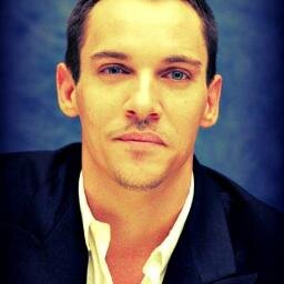 j'ai crée cette page pour tous les fans français de l'acteur @JRM_official  ,mais aussi pour jonathan qui est un acteur extraordinaire