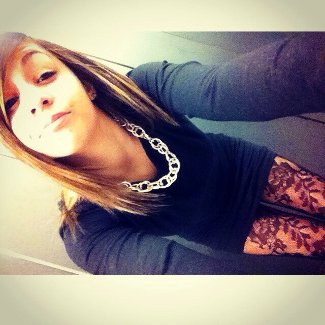 Heeey Im Savannah Follow me and ill Back , KIK me vannahbunzz