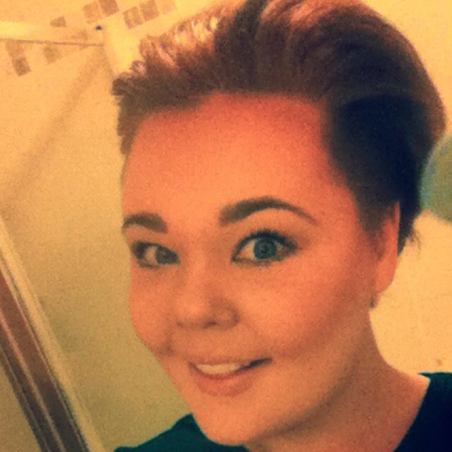 Im 21 live in newbridge its so exciting!!odsessed with music an jus up for the banter follow me!!❤