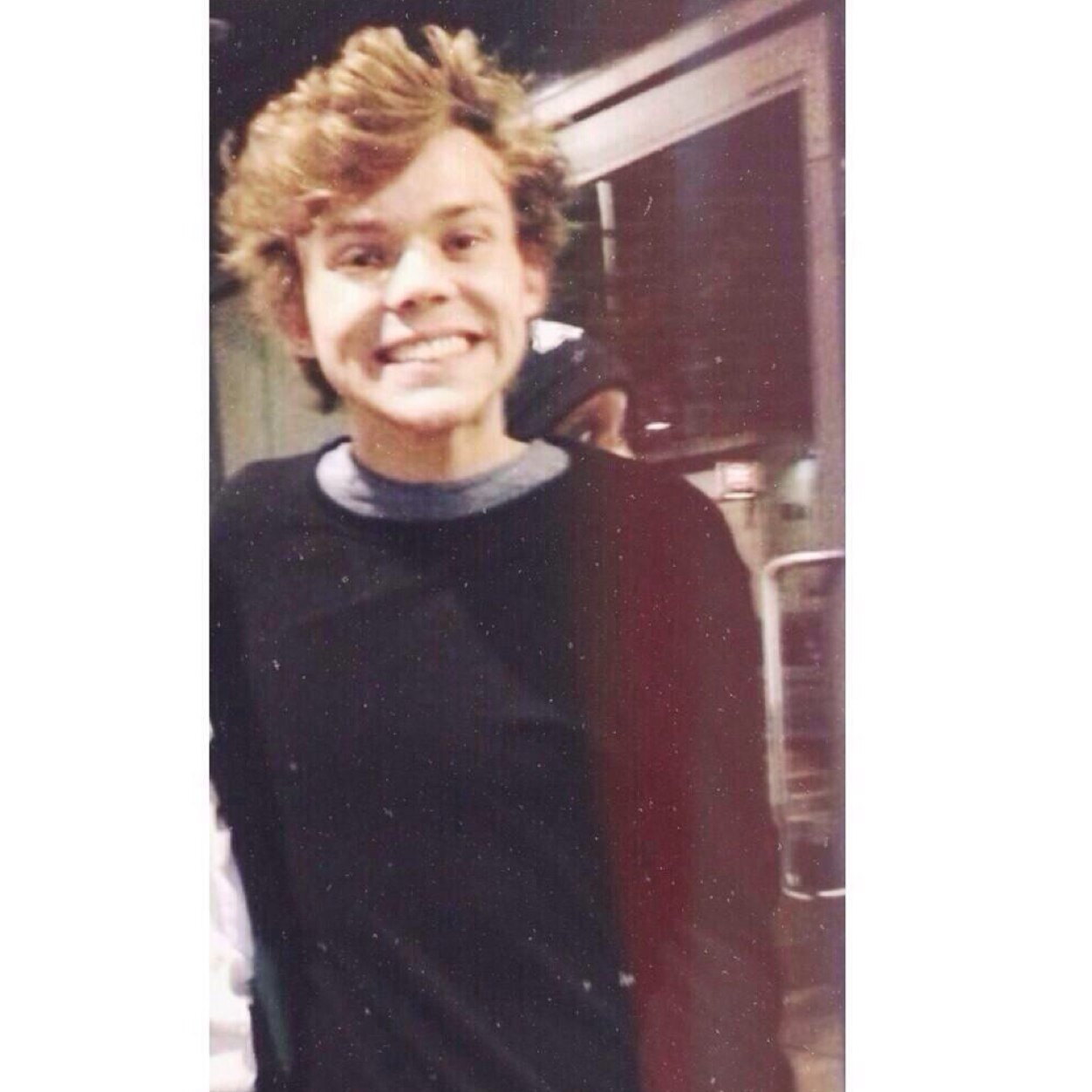 it's 2 a.m. and i wish i was laying in your arms