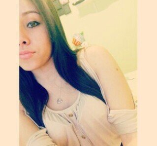 - Colombian & Puerto Rican - Sharon - My man is @YoungLoyal_ ♡