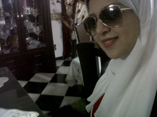 Alhalm msh alhaga aly btgelak wnta naym.   Alhlm hwa alhaga aly msh bt5lek tnam 3shan btfkar feeh :)