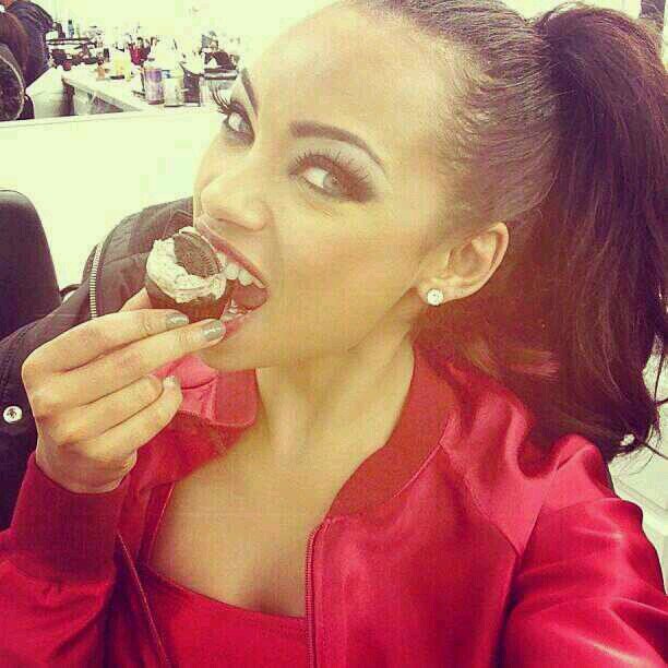 Hi this  Logan Browning im the real I won't answer questions im sorry guys but I know that I love you!!!!