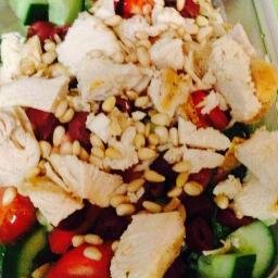 Fitness enthusiast, healthy recipe junkie & Gamer , staying on top of the latest fitness and health 411 - I follow back!