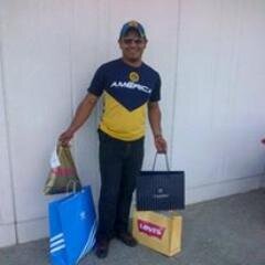 Visitante en este mundo, escritor por alegría, campista por gusto y amante de las mujeres hermosas! Americanista por amor y convicción!