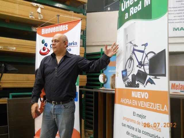 Capacitador de Carpinteros, Profesor de Diseño