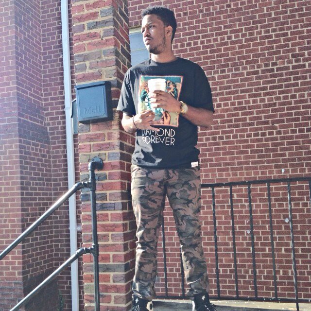 I'd rather get some pack or get money wit my niggas.. Living to die #stayhigh